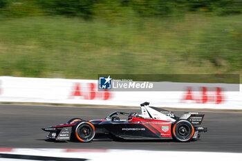 2024-06-29 - 94 WEHRLEIN Pascal (ger), TAG HEUER Porsche Formula E Team, Porsche 99X Electric, action during the 2024 Portland ePrix, 9th meeting of the 2023-24 ABB FIA Formula E World Championship, on the Portland International Raceway from June 28 to 30, 2024 in Portland, United States of America - 2024 FORMULA E PORTLAND EPRIX - FORMULA E - MOTORS