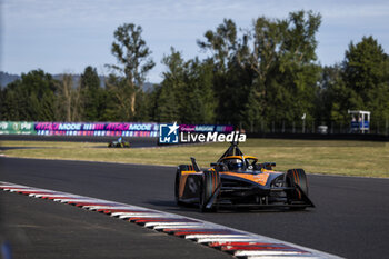 2024-06-29 - 08 BIRD Sam (gbr), NEOM McLaren Formula E Team, Nissan e-4ORCE 04, action during the 2024 Portland ePrix, 9th meeting of the 2023-24 ABB FIA Formula E World Championship, on the Portland International Raceway from June 28 to 30, 2024 in Portland, United States of America - 2024 FORMULA E PORTLAND EPRIX - FORMULA E - MOTORS