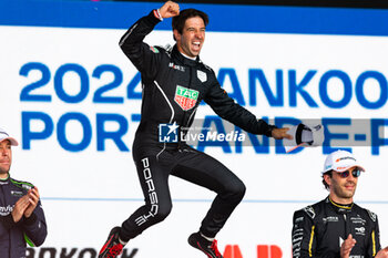 2024-06-29 - DA COSTA Antonio Felix (prt), TAG HEUER Porsche Formula E Team, Porsche 99X Electric, portrait podium, portrait during the 2024 Portland ePrix, 9th meeting of the 2023-24 ABB FIA Formula E World Championship, on the Portland International Raceway from June 28 to 30, 2024 in Portland, United States of America - 2024 FORMULA E PORTLAND EPRIX - FORMULA E - MOTORS