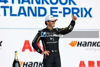 2024-06-29 - VERGNE Jean-Eric (fra), DS Penske, DS E-Tense FE23, portrait podium, portrait during the 2024 Portland ePrix, 9th meeting of the 2023-24 ABB FIA Formula E World Championship, on the Portland International Raceway from June 28 to 30, 2024 in Portland, United States of America - 2024 FORMULA E PORTLAND EPRIX - FORMULA E - MOTORS