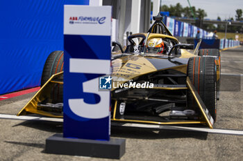 2024-06-29 - VERGNE Jean-Eric (fra), DS Penske, DS E-Tense FE23, portrait celebrating his podium during the 2024 Portland ePrix, 9th meeting of the 2023-24 ABB FIA Formula E World Championship, on the Portland International Raceway from June 28 to 30, 2024 in Portland, United States of America - 2024 FORMULA E PORTLAND EPRIX - FORMULA E - MOTORS