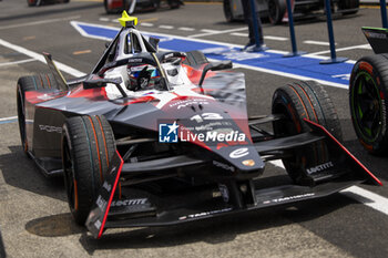 2024-06-29 - DA COSTA Antonio Felix (prt), TAG HEUER Porsche Formula E Team, Porsche 99X Electric, portrait during the 2024 Portland ePrix, 9th meeting of the 2023-24 ABB FIA Formula E World Championship, on the Portland International Raceway from June 28 to 30, 2024 in Portland, United States of America - 2024 FORMULA E PORTLAND EPRIX - FORMULA E - MOTORS