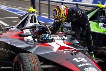 2024-06-29 - DA COSTA Antonio Felix (prt), TAG HEUER Porsche Formula E Team, Porsche 99X Electric, FRIJNS Robin (nld), Envision Racing, Jaguar I-Type 6, portrait during the 2024 Portland ePrix, 9th meeting of the 2023-24 ABB FIA Formula E World Championship, on the Portland International Raceway from June 28 to 30, 2024 in Portland, United States of America - 2024 FORMULA E PORTLAND EPRIX - FORMULA E - MOTORS