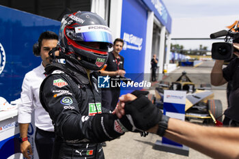 2024-06-29 - DA COSTA Antonio Felix (prt), TAG HEUER Porsche Formula E Team, Porsche 99X Electric, celebrating his win during the 2024 Portland ePrix, 9th meeting of the 2023-24 ABB FIA Formula E World Championship, on the Portland International Raceway from June 28 to 30, 2024 in Portland, United States of America - 2024 FORMULA E PORTLAND EPRIX - FORMULA E - MOTORS