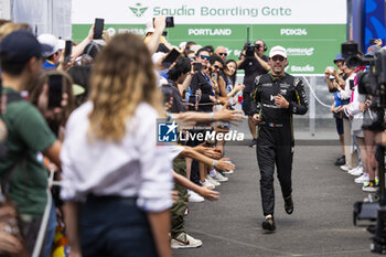 2024-06-29 - VERGNE Jean-Eric (fra), DS Penske, DS E-Tense FE23, portrait celebrating his podium during the 2024 Portland ePrix, 9th meeting of the 2023-24 ABB FIA Formula E World Championship, on the Portland International Raceway from June 28 to 30, 2024 in Portland, United States of America - 2024 FORMULA E PORTLAND EPRIX - FORMULA E - MOTORS