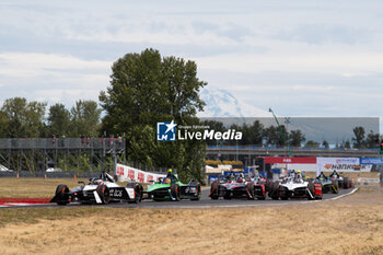 2024-06-29 - Start 09 EVANS Mitch (nzl), Jaguar TCS Racing, Jaguar I-Type 6, action during the 2024 Portland ePrix, 9th meeting of the 2023-24 ABB FIA Formula E World Championship, on the Portland International Raceway from June 28 to 30, 2024 in Portland, United States of America - 2024 FORMULA E PORTLAND EPRIX - FORMULA E - MOTORS