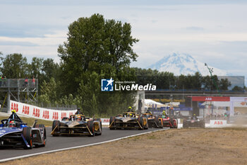 2024-06-29 - 02 VANDOORNE Stoffel (bel), DS Penske, DS E-Tense FE23, action 25 VERGNE Jean-Eric (fra), DS Penske, DS E-Tense FE23, action during the 2024 Portland ePrix, 9th meeting of the 2023-24 ABB FIA Formula E World Championship, on the Portland International Raceway from June 28 to 30, 2024 in Portland, United States of America - 2024 FORMULA E PORTLAND EPRIX - FORMULA E - MOTORS