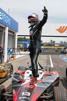 2024-06-29 - THANKSpodium, portrait, during the 2024 Portland ePrix, 9th meeting of the 2023-24 ABB FIA Formula E World Championship, on the Portland International Raceway from June 28 to 30, 2024 in Portland, United States of America - 2024 FORMULA E PORTLAND EPRIX - FORMULA E - MOTORS