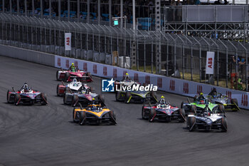 2024-06-29 - 09 EVANS Mitch (nzl), Jaguar TCS Racing, Jaguar I-Type 6, action during the 2024 Portland ePrix, 9th meeting of the 2023-24 ABB FIA Formula E World Championship, on the Portland International Raceway from June 28 to 30, 2024 in Portland, United States of America - 2024 FORMULA E PORTLAND EPRIX - FORMULA E - MOTORS