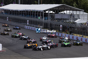 2024-06-29 - 09 EVANS Mitch (nzl), Jaguar TCS Racing, Jaguar I-Type 6, action during the 2024 Portland ePrix, 9th meeting of the 2023-24 ABB FIA Formula E World Championship, on the Portland International Raceway from June 28 to 30, 2024 in Portland, United States of America - 2024 FORMULA E PORTLAND EPRIX - FORMULA E - MOTORS