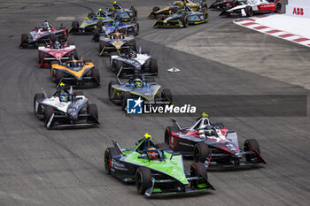 2024-06-29 - 04 FRIJNS Robin (nld), Envision Racing, Jaguar I-Type 6, 13 DA COSTA Antonio Felix (prt), TAG HEUER Porsche Formula E Team, Porsche 99X Electric, action during the 2024 Portland ePrix, 9th meeting of the 2023-24 ABB FIA Formula E World Championship, on the Portland International Raceway from June 28 to 30, 2024 in Portland, United States of America - 2024 FORMULA E PORTLAND EPRIX - FORMULA E - MOTORS