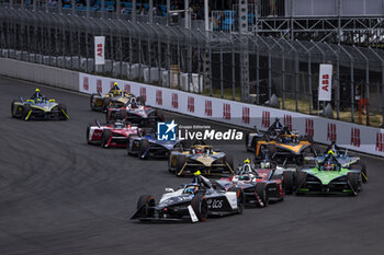 2024-06-29 - 37 CASSIDY Nick (nzl), Jaguar TCS Racing, Jaguar I-Type 6, action during the 2024 Portland ePrix, 9th meeting of the 2023-24 ABB FIA Formula E World Championship, on the Portland International Raceway from June 28 to 30, 2024 in Portland, United States of America - 2024 FORMULA E PORTLAND EPRIX - FORMULA E - MOTORS