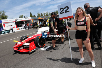 2024-06-29 - 22 COLLET Caio (bra), Nissan Formula E Team, Nissan e-4ORCE 04, grille de depart, starting grid, during the 2024 Portland ePrix, 9th meeting of the 2023-24 ABB FIA Formula E World Championship, on the Portland International Raceway from June 28 to 30, 2024 in Portland, United States of America - 2024 FORMULA E PORTLAND EPRIX - FORMULA E - MOTORS