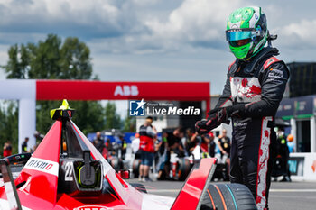 2024-06-29 - COLLET Caio (bra), Nissan Formula E Team, Nissan e-4ORCE 04, portrait grille de depart, starting grid, during the 2024 Portland ePrix, 9th meeting of the 2023-24 ABB FIA Formula E World Championship, on the Portland International Raceway from June 28 to 30, 2024 in Portland, United States of America - 2024 FORMULA E PORTLAND EPRIX - FORMULA E - MOTORS