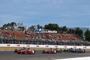 2024-06-29 - 23 FENESTRAZ Sacha (fra), Nissan Formula E Team, Nissan e-4ORCE 04, action, 22 COLLET Caio (bra), Nissan Formula E Team, Nissan e-4ORCE 04, action, during the 2024 Portland ePrix, 9th meeting of the 2023-24 ABB FIA Formula E World Championship, on the Portland International Raceway from June 28 to 30, 2024 in Portland, United States of America - 2024 FORMULA E PORTLAND EPRIX - FORMULA E - MOTORS