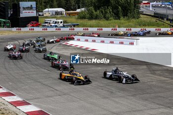 2024-06-29 - 09 EVANS Mitch (nzl), Jaguar TCS Racing, Jaguar I-Type 6, action 25 VERGNE Jean-Eric (fra), DS Penske, DS E-Tense FE23, action START Race 1 during the 2024 Portland ePrix, 9th meeting of the 2023-24 ABB FIA Formula E World Championship, on the Portland International Raceway from June 28 to 30, 2024 in Portland, United States of America - 2024 FORMULA E PORTLAND EPRIX - FORMULA E - MOTORS