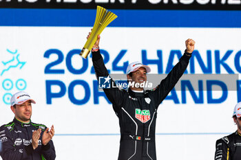 2024-06-30 - DA COSTA Antonio Felix (prt), TAG HEUER Porsche Formula E Team, Porsche 99X Electric, portrait podium, portrait during the 2024 Portland ePrix, 9th meeting of the 2023-24 ABB FIA Formula E World Championship, on the Portland International Raceway from June 28 to 30, 2024 in Portland, United States of America - 2024 FORMULA E PORTLAND EPRIX - FORMULA E - MOTORS