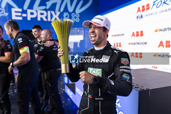 2024-06-30 - DA COSTA Antonio Felix (prt), TAG HEUER Porsche Formula E Team, Porsche 99X Electric, portrait during the 2024 Portland ePrix, 9th meeting of the 2023-24 ABB FIA Formula E World Championship, on the Portland International Raceway from June 28 to 30, 2024 in Portland, United States of America - 2024 FORMULA E PORTLAND EPRIX - FORMULA E - MOTORS