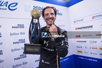 2024-06-30 - VERGNE Jean-Eric (fra), DS Penske, DS E-Tense FE23, portrait celebrating his pole position during the 2024 Portland ePrix, 9th meeting of the 2023-24 ABB FIA Formula E World Championship, on the Portland International Raceway from June 28 to 30, 2024 in Portland, United States of America - 2024 FORMULA E PORTLAND EPRIX - FORMULA E - MOTORS