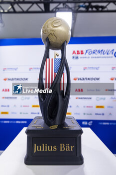 2024-06-30 - VERGNE Jean-Eric (fra), DS Penske, DS E-Tense FE23, portrait celebrating his pole position during the 2024 Portland ePrix, 9th meeting of the 2023-24 ABB FIA Formula E World Championship, on the Portland International Raceway from June 28 to 30, 2024 in Portland, United States of America - 2024 FORMULA E PORTLAND EPRIX - FORMULA E - MOTORS