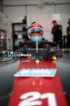 2024-06-30 - DE VRIES Nyck (nld), Mahindra Racing, Mahindra M9Electro, portrait, during the 2024 Portland ePrix, 9th meeting of the 2023-24 ABB FIA Formula E World Championship, on the Portland International Raceway from June 28 to 30, 2024 in Portland, United States of America - 2024 FORMULA E PORTLAND EPRIX - FORMULA E - MOTORS