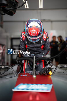 2024-06-30 - DE VRIES Nyck (nld), Mahindra Racing, Mahindra M9Electro, portrait, during the 2024 Portland ePrix, 9th meeting of the 2023-24 ABB FIA Formula E World Championship, on the Portland International Raceway from June 28 to 30, 2024 in Portland, United States of America - 2024 FORMULA E PORTLAND EPRIX - FORMULA E - MOTORS