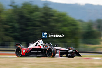 2024-06-30 - 94 WEHRLEIN Pascal (ger), TAG HEUER Porsche Formula E Team, Porsche 99X Electric, action during the 2024 Portland ePrix, 9th meeting of the 2023-24 ABB FIA Formula E World Championship, on the Portland International Raceway from June 28 to 30, 2024 in Portland, United States of America - 2024 FORMULA E PORTLAND EPRIX - FORMULA E - MOTORS