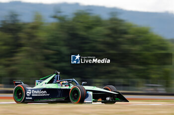 2024-06-30 - 16 BUEMI Sébastien (swi), Envision Racing, Jaguar I-Type 6, action during the 2024 Portland ePrix, 9th meeting of the 2023-24 ABB FIA Formula E World Championship, on the Portland International Raceway from June 28 to 30, 2024 in Portland, United States of America - 2024 FORMULA E PORTLAND EPRIX - FORMULA E - MOTORS