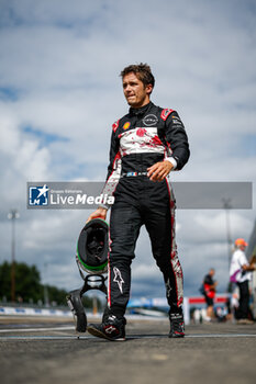 2024-06-30 - FENESTRAZ Sacha (fra), Nissan Formula E Team, Nissan e-4ORCE 04, portrait during the 2024 Portland ePrix, 9th meeting of the 2023-24 ABB FIA Formula E World Championship, on the Portland International Raceway from June 28 to 30, 2024 in Portland, United States of America - 2024 FORMULA E PORTLAND EPRIX - FORMULA E - MOTORS