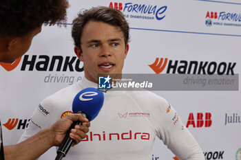 2024-06-30 - DE VRIES Nyck (nld), Mahindra Racing, Mahindra M9Electro, portrait during the 2024 Portland ePrix, 9th meeting of the 2023-24 ABB FIA Formula E World Championship, on the Portland International Raceway from June 28 to 30, 2024 in Portland, United States of America - 2024 FORMULA E PORTLAND EPRIX - FORMULA E - MOTORS