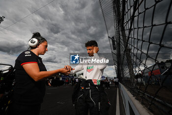 2024-06-30 - grille de depart, starting grid ,WEHRLEIN Pascal (ger), TAG HEUER Porsche Formula E Team, Porsche 99X Electric, portrait, during the 2024 Portland ePrix, 9th meeting of the 2023-24 ABB FIA Formula E World Championship, on the Portland International Raceway from June 28 to 30, 2024 in Portland, United States of America - 2024 FORMULA E PORTLAND EPRIX - FORMULA E - MOTORS