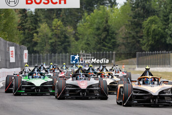 2024-06-30 - 21 DE VRIES Nyck (nld), Mahindra Racing, Mahindra M9Electro, action during the 2024 Portland ePrix, 9th meeting of the 2023-24 ABB FIA Formula E World Championship, on the Portland International Raceway from June 28 to 30, 2024 in Portland, United States of America - 2024 FORMULA E PORTLAND EPRIX - FORMULA E - MOTORS