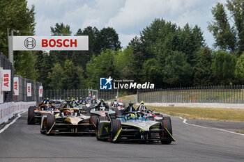 2024-06-30 - 51 MULLER Nico (swi), ABT CUPRA Formula E Team, Mahindra M9Electro, action, 25 VERGNE Jean-Eric (fra), DS Penske, DS E-Tense FE23, action, during the 2024 Portland ePrix, 9th meeting of the 2023-24 ABB FIA Formula E World Championship, on the Portland International Raceway from June 28 to 30, 2024 in Portland, United States of America - 2024 FORMULA E PORTLAND EPRIX - FORMULA E - MOTORS