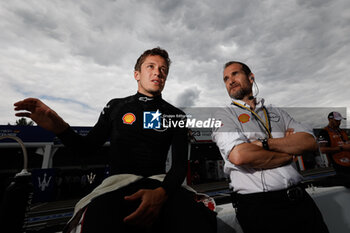 2024-06-30 - grille de depart, starting grid , FENESTRAZ Sacha (fra), Nissan Formula E Team, Nissan e-4ORCE 04, portrait, during the 2024 Portland ePrix, 9th meeting of the 2023-24 ABB FIA Formula E World Championship, on the Portland International Raceway from June 28 to 30, 2024 in Portland, United States of America - 2024 FORMULA E PORTLAND EPRIX - FORMULA E - MOTORS