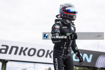 2024-06-30 - DA COSTA Antonio Felix (prt), TAG HEUER Porsche Formula E Team, Porsche 99X Electric, celebrating his win during the 2024 Portland ePrix, 9th meeting of the 2023-24 ABB FIA Formula E World Championship, on the Portland International Raceway from June 28 to 30, 2024 in Portland, United States of America - 2024 FORMULA E PORTLAND EPRIX - FORMULA E - MOTORS