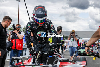 2024-06-30 - DA COSTA Antonio Felix (prt), TAG HEUER Porsche Formula E Team, Porsche 99X Electric, portrait during the 2024 Portland ePrix, 9th meeting of the 2023-24 ABB FIA Formula E World Championship, on the Portland International Raceway from June 28 to 30, 2024 in Portland, United States of America - 2024 FORMULA E PORTLAND EPRIX - FORMULA E - MOTORS