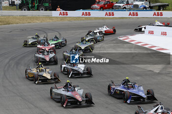 2024-06-30 - 18 DARUVALA Jehan (ind), Maserati MSG Racing, Maserati Tipo Folgore, action 21 DE VRIES Nyck (nld), Mahindra Racing, Mahindra M9Electro, action during the 2024 Portland ePrix, 9th meeting of the 2023-24 ABB FIA Formula E World Championship, on the Portland International Raceway from June 28 to 30, 2024 in Portland, United States of America - 2024 FORMULA E PORTLAND EPRIX - FORMULA E - MOTORS