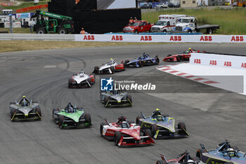 2024-06-30 - 23 FENESTRAZ Sacha (fra), Nissan Formula E Team, Nissan e-4ORCE 04, action during the 2024 Portland ePrix, 9th meeting of the 2023-24 ABB FIA Formula E World Championship, on the Portland International Raceway from June 28 to 30, 2024 in Portland, United States of America - 2024 FORMULA E PORTLAND EPRIX - FORMULA E - MOTORS