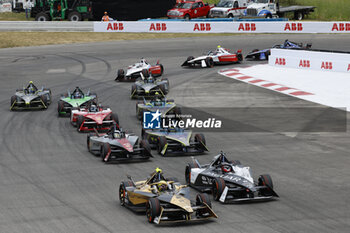 2024-06-30 - 02 VANDOORNE Stoffel (bel), DS Penske, DS E-Tense FE23, action during the 2024 Portland ePrix, 9th meeting of the 2023-24 ABB FIA Formula E World Championship, on the Portland International Raceway from June 28 to 30, 2024 in Portland, United States of America - 2024 FORMULA E PORTLAND EPRIX - FORMULA E - MOTORS