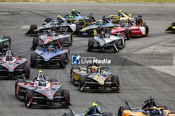 2024-06-30 - 13 DA COSTA Antonio Felix (prt), TAG HEUER Porsche Formula E Team, Porsche 99X Electric, action 25 VERGNE Jean-Eric (fra), DS Penske, DS E-Tense FE23, action during the 2024 Portland ePrix, 9th meeting of the 2023-24 ABB FIA Formula E World Championship, on the Portland International Raceway from June 28 to 30, 2024 in Portland, United States of America - 2024 FORMULA E PORTLAND EPRIX - FORMULA E - MOTORS