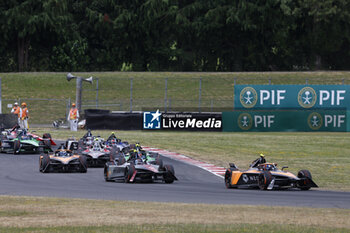 2024-06-30 - 05 HUGHES Jake (gbr), NEOM McLaren Formula E Team, Nissan e-4ORCE 04, action during the 2024 Portland ePrix, 9th meeting of the 2023-24 ABB FIA Formula E World Championship, on the Portland International Raceway from June 28 to 30, 2024 in Portland, United States of America - 2024 FORMULA E PORTLAND EPRIX - FORMULA E - MOTORS