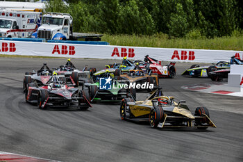 2024-06-30 - 25 VERGNE Jean-Eric (fra), DS Penske, DS E-Tense FE23, action 13 DA COSTA Antonio Felix (prt), TAG HEUER Porsche Formula E Team, Porsche 99X Electric, action 04 FRIJNS Robin (nld), Envision Racing, Jaguar I-Type 6, action during the 2024 Portland ePrix, 9th meeting of the 2023-24 ABB FIA Formula E World Championship, on the Portland International Raceway from June 28 to 30, 2024 in Portland, United States of America - 2024 FORMULA E PORTLAND EPRIX - FORMULA E - MOTORS