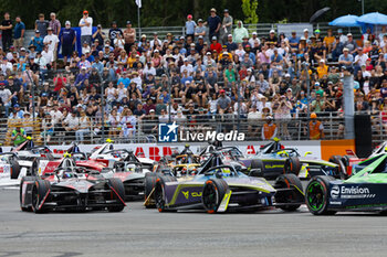 2024-06-30 - 51 MULLER Nico (swi), ABT CUPRA Formula E Team, Mahindra M9Electro, action 13 DA COSTA Antonio Felix (prt), TAG HEUER Porsche Formula E Team, Porsche 99X Electric, action during the 2024 Portland ePrix, 9th meeting of the 2023-24 ABB FIA Formula E World Championship, on the Portland International Raceway from June 28 to 30, 2024 in Portland, United States of America - 2024 FORMULA E PORTLAND EPRIX - FORMULA E - MOTORS