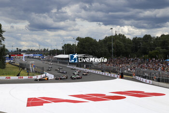 2024-06-30 - 05 HUGHES Jake (gbr), NEOM McLaren Formula E Team, Nissan e-4ORCE 04, action during the 2024 Portland ePrix, 9th meeting of the 2023-24 ABB FIA Formula E World Championship, on the Portland International Raceway from June 28 to 30, 2024 in Portland, United States of America - 2024 FORMULA E PORTLAND EPRIX - FORMULA E - MOTORS