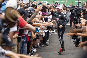 2024-07-01 - DA COSTA Antonio Felix (prt), TAG HEUER Porsche Formula E Team, Porsche 99X Electric, celebrating his win during the 2024 Portland ePrix, 9th meeting of the 2023-24 ABB FIA Formula E World Championship, on the Portland International Raceway from June 28 to 30, 2024 in Portland, United States of America - 2024 FORMULA E PORTLAND EPRIX - FORMULA E - MOTORS