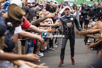 2024-07-01 - DA COSTA Antonio Felix (prt), TAG HEUER Porsche Formula E Team, Porsche 99X Electric, celebrating his win during the 2024 Portland ePrix, 9th meeting of the 2023-24 ABB FIA Formula E World Championship, on the Portland International Raceway from June 28 to 30, 2024 in Portland, United States of America - 2024 FORMULA E PORTLAND EPRIX - FORMULA E - MOTORS