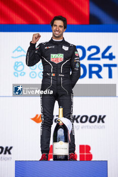 2024-07-01 - DA COSTA Antonio Felix (prt), TAG HEUER Porsche Formula E Team, Porsche 99X Electric, portrait during the 2024 Portland ePrix, 9th meeting of the 2023-24 ABB FIA Formula E World Championship, on the Portland International Raceway from June 28 to 30, 2024 in Portland, United States of America - 2024 FORMULA E PORTLAND EPRIX - FORMULA E - MOTORS