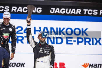 2024-07-01 - EVANS Mitch (nzl), Jaguar TCS Racing, Jaguar I-Type 6, portrait during the 2024 Portland ePrix, 9th meeting of the 2023-24 ABB FIA Formula E World Championship, on the Portland International Raceway from June 28 to 30, 2024 in Portland, United States of America - 2024 FORMULA E PORTLAND EPRIX - FORMULA E - MOTORS