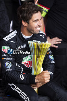 2024-07-01 - DA COSTA Antonio Felix (prt), TAG HEUER Porsche Formula E Team, Porsche 99X Electric, portrait during the 2024 Portland ePrix, 9th meeting of the 2023-24 ABB FIA Formula E World Championship, on the Portland International Raceway from June 28 to 30, 2024 in Portland, United States of America - 2024 FORMULA E PORTLAND EPRIX - FORMULA E - MOTORS