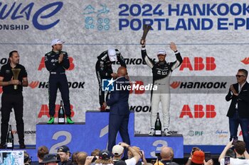 2024-07-01 - DA COSTA Antonio Felix (prt), TAG HEUER Porsche Formula E Team, Porsche 99X Electric, portrait FRIJNS Robin (nld), Envision Racing, Jaguar I-Type 6, portrait EVANS Mitch (nzl), Jaguar TCS Racing, Jaguar I-Type 6, portrait podium, portrait during the 2024 Portland ePrix, 9th meeting of the 2023-24 ABB FIA Formula E World Championship, on the Portland International Raceway from June 28 to 30, 2024 in Portland, United States of America - 2024 FORMULA E PORTLAND EPRIX - FORMULA E - MOTORS